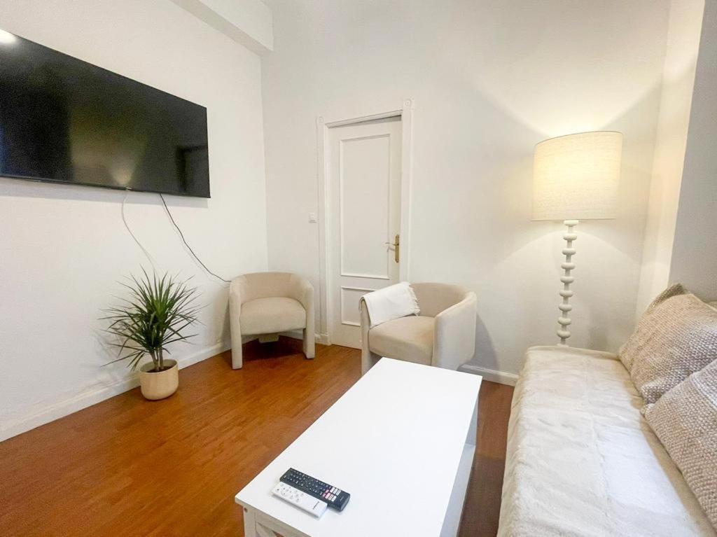 Apartamentos Malaga Centro ภายนอก รูปภาพ